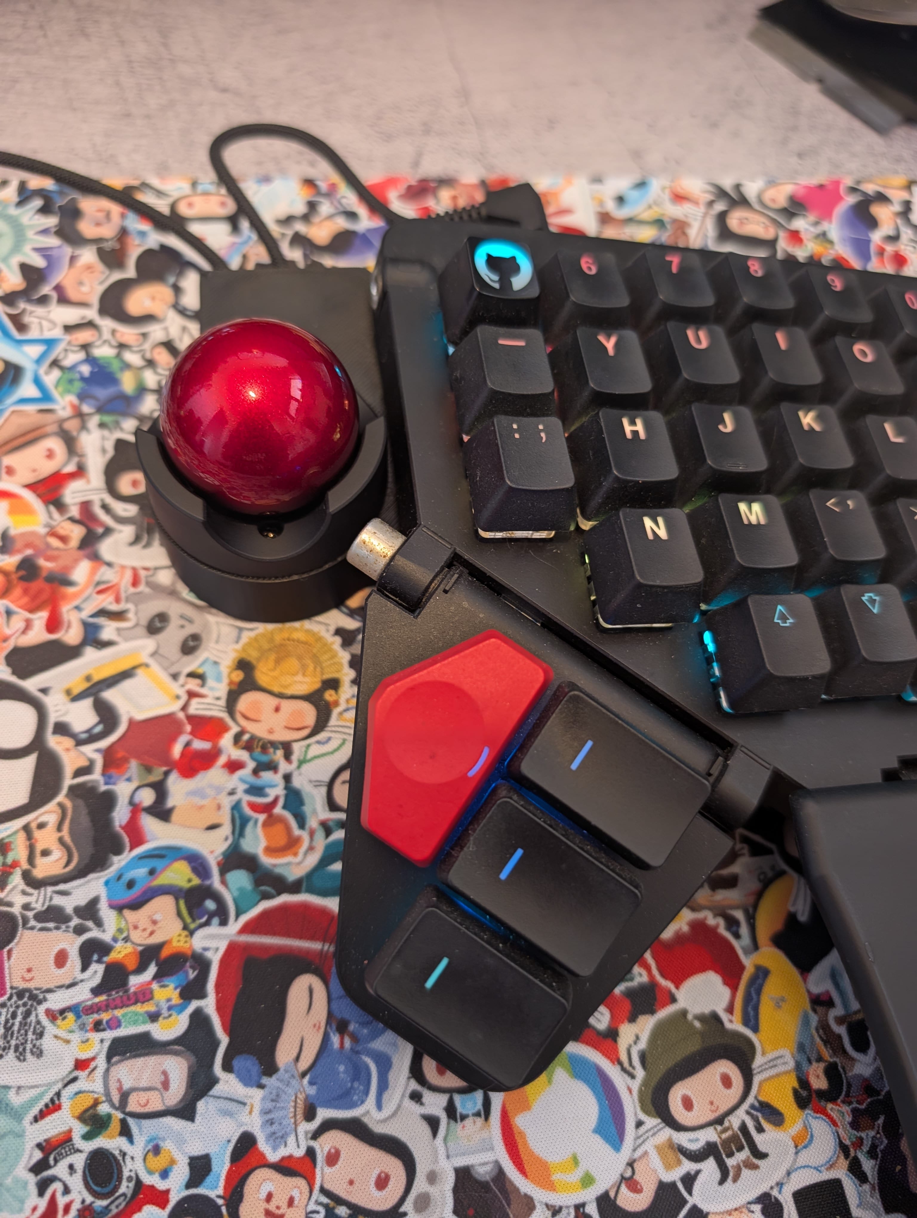 Trackball attachment for the Moonlander keyboard